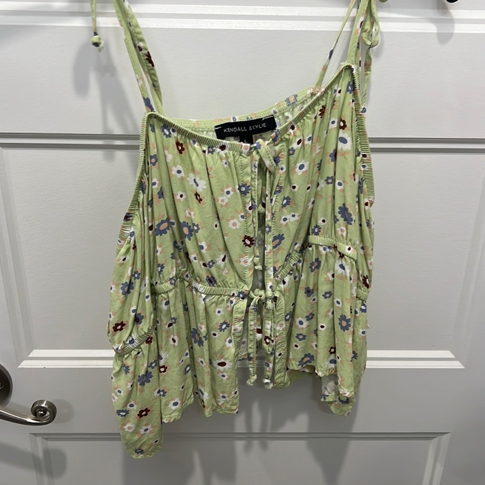 Pacsun Kendal and Kylie Floral Cropped Tank Top